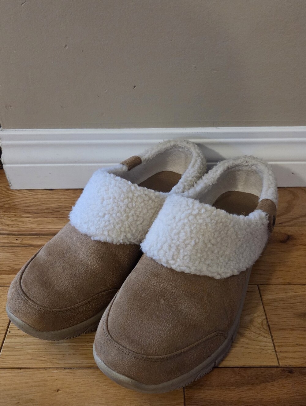 Skechers memory foam slip on shoes